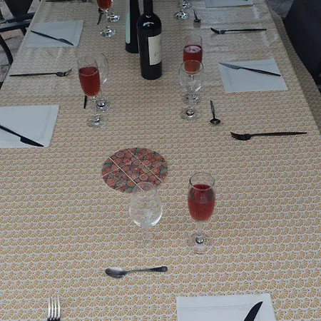 D'hotes Sous L'olivier Bed & Breakfast Trausse