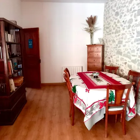 Alojamento de Acomodação e Pequeno-almoço D'hôtes Sous L'olivier 3*